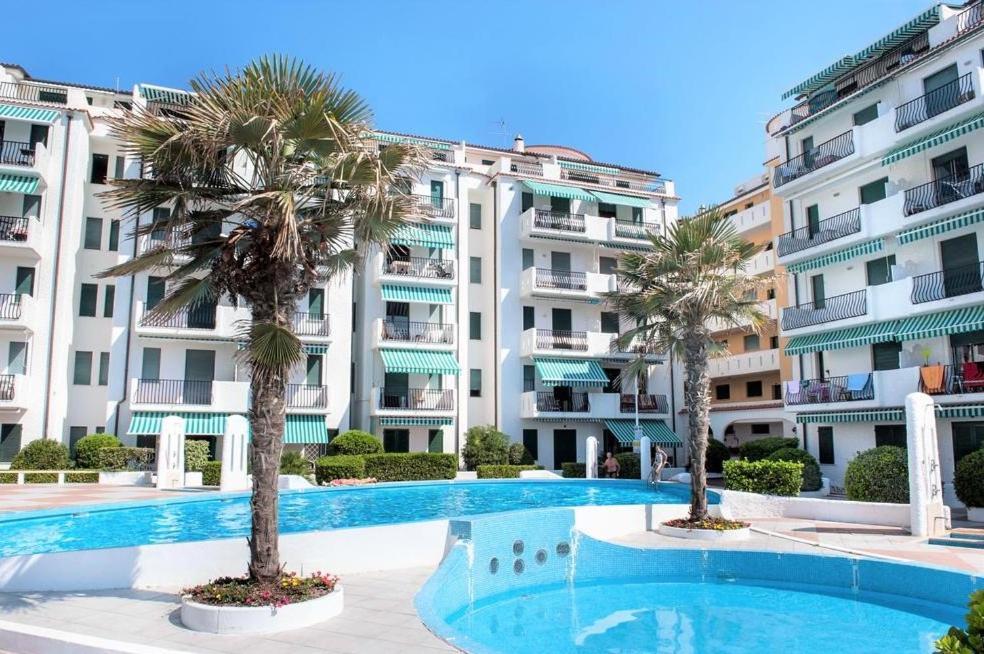 리도 디 예솔로 El Palmar Fronte Mare 아파트 외부 사진